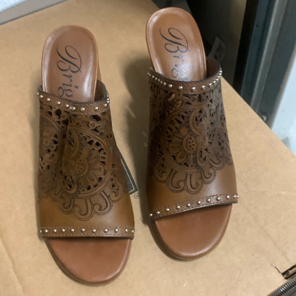 Brighton - Picture 1 of 4